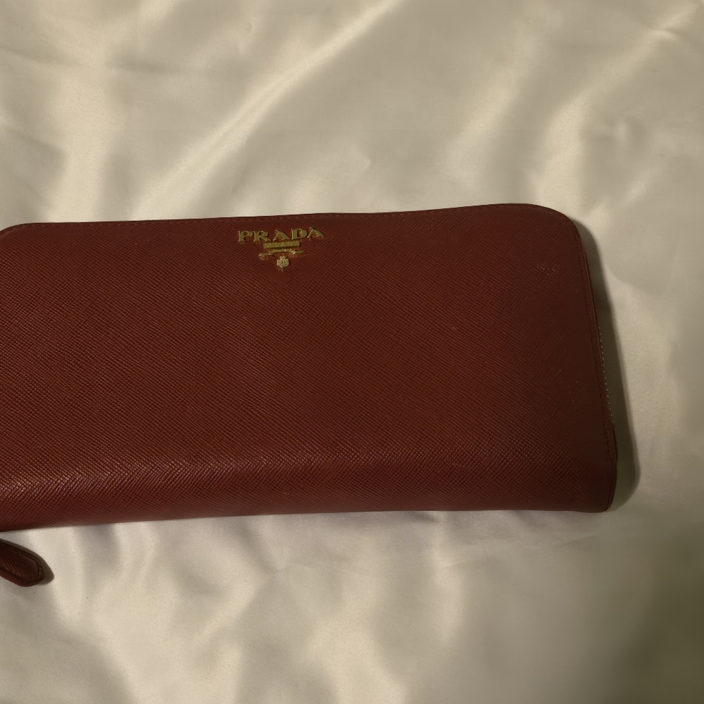 EUC Prada Saffiano Leather zippy wallet with COA card